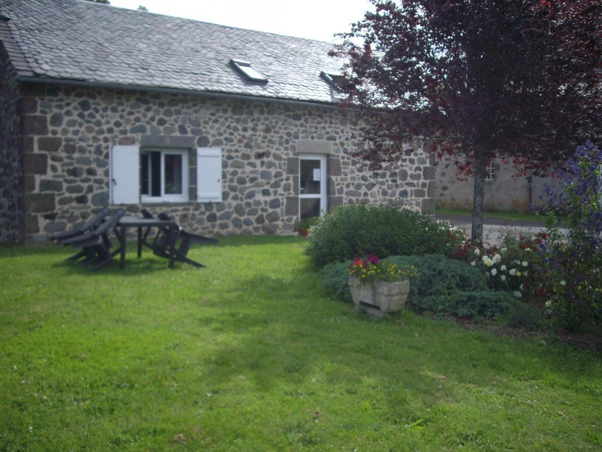 Ferme De Lamourio Saint-Cernin (Cantal) Exterior foto